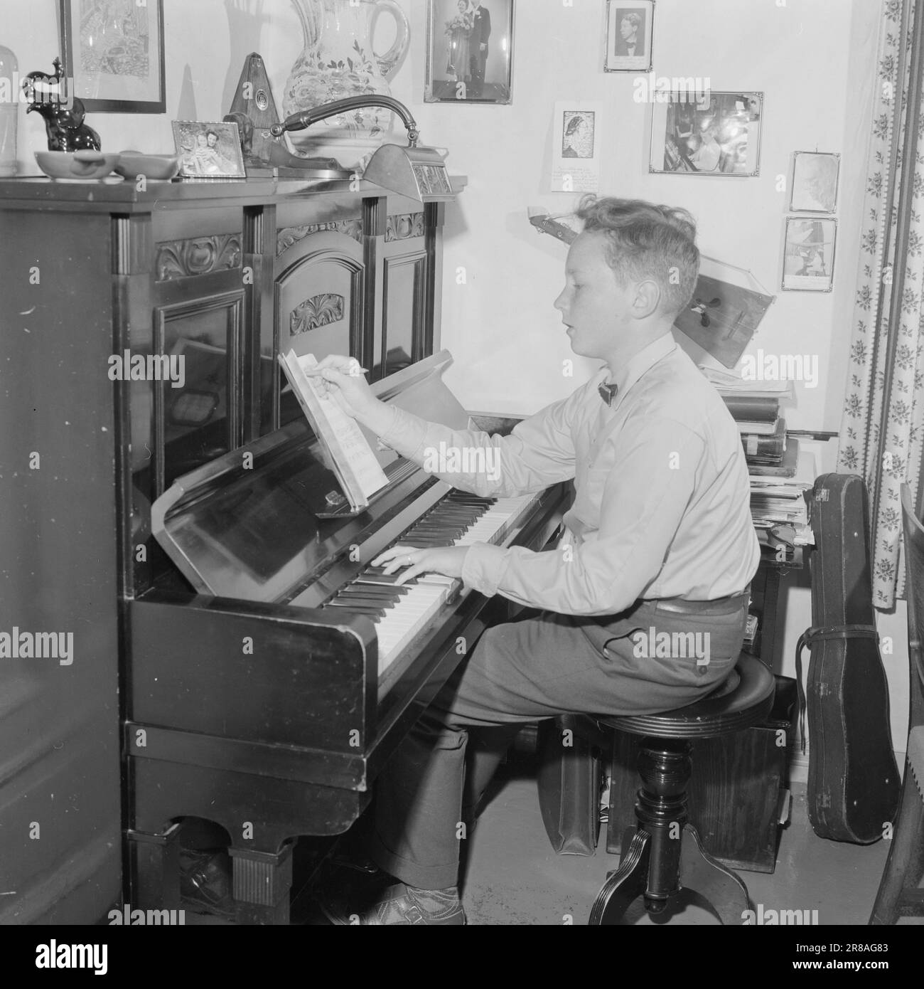 Actuel 33-7-1960: Compositeur au 14 Trond Kverno, 14 ans, a appris avec Knut Nystedt, et compose de la musique. Photo: Ivar Aaserud / Aktuell / NTB ***PHOTO NON TRAITÉE*** Banque D'Images