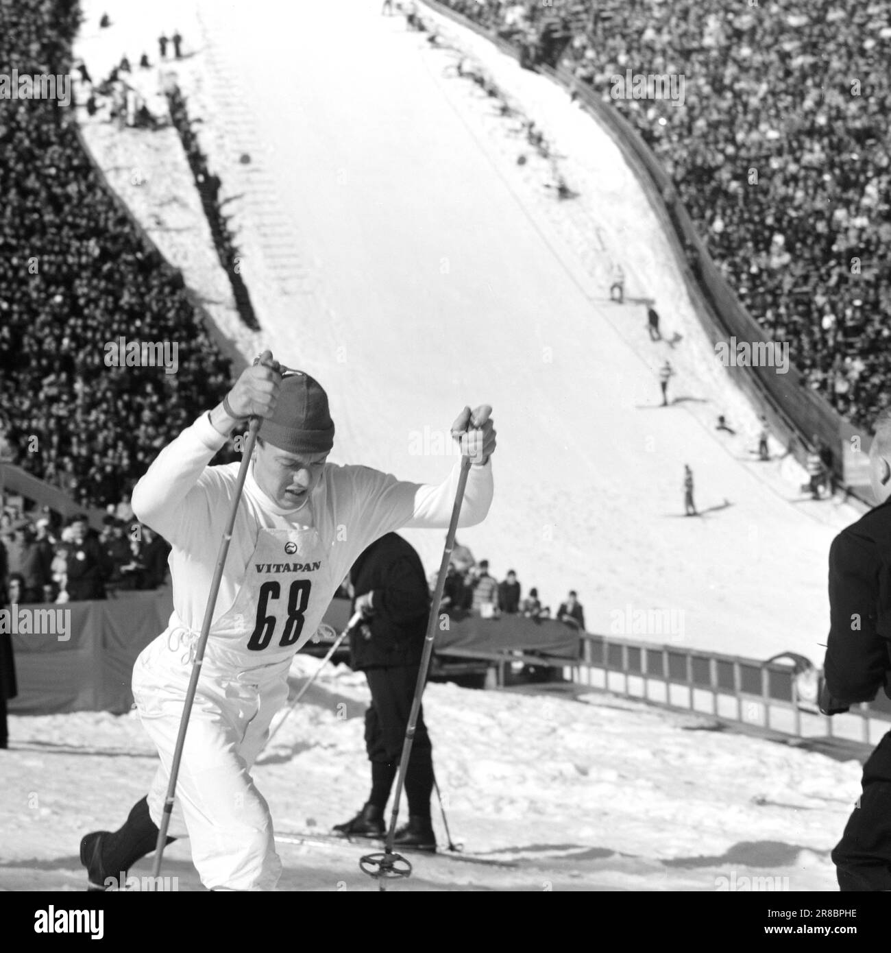 Actuel 15-3-1960: Nous avons gagné et nous avons gagné... Les cavaliers ont recueilli des records d'audience et les skieurs de fond ont fait l'histoire du ski. Photo: Sverre A. Børretzen / Aage Storløkken / Aktuell / NTB ***PHOTO NON TRAITÉE*** Banque D'Images
