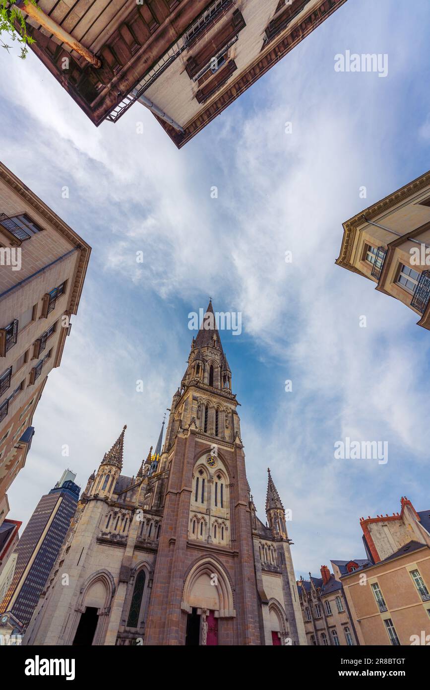 Vue sur la basilique Saint-Nicolas à Nantes, France Banque D'Images