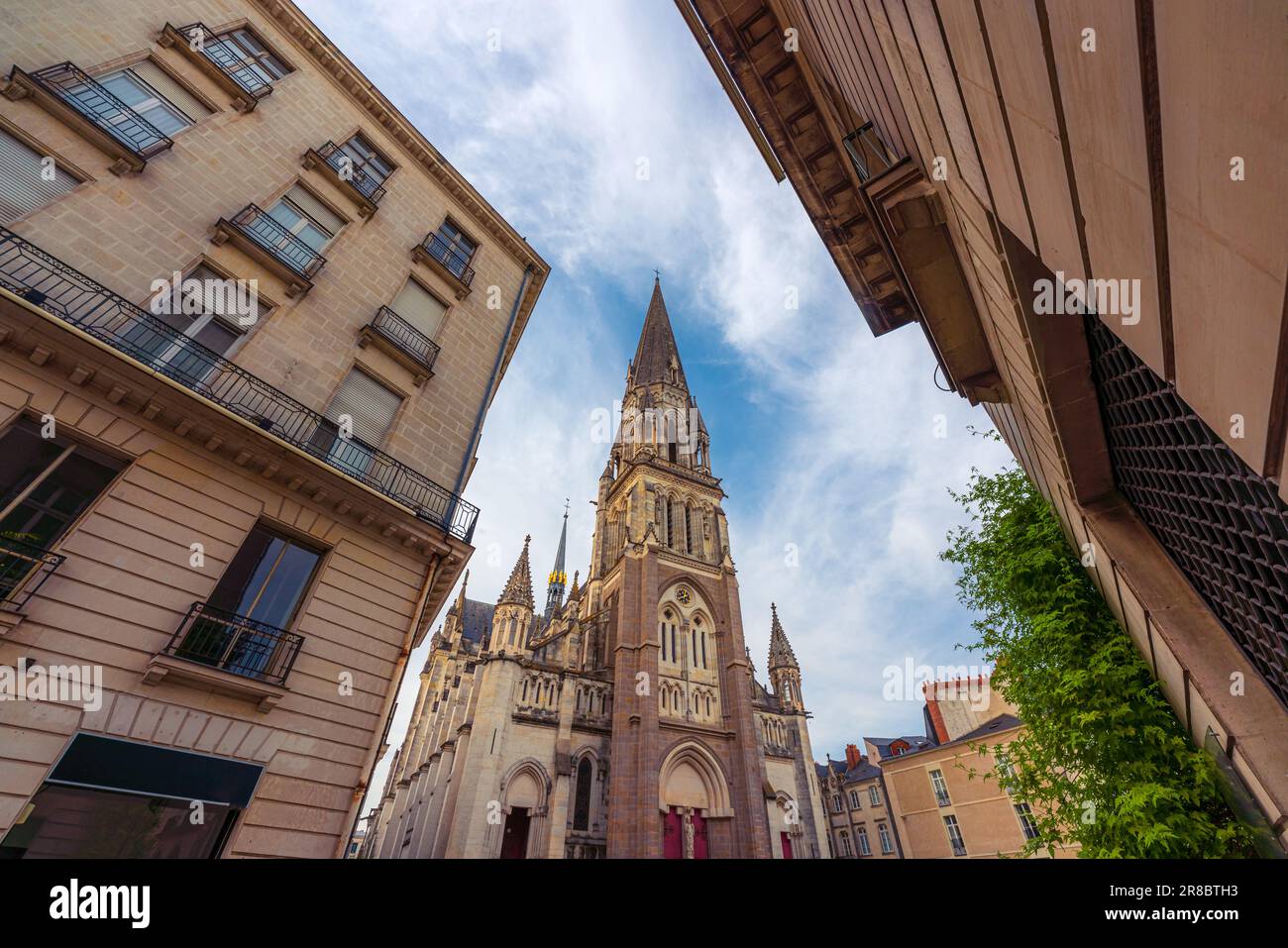 Vue sur la basilique Saint-Nicolas à Nantes, France Banque D'Images