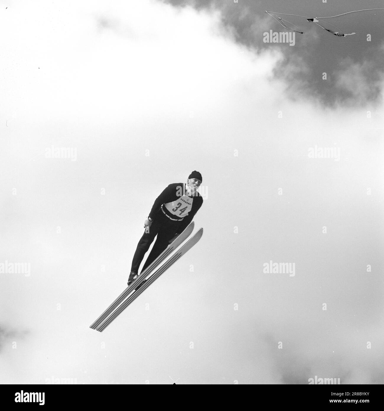 Actuel 15-3-1960: Nous avons gagné et nous avons gagné... Les cavaliers ont recueilli des records d'audience et les skieurs de fond ont fait l'histoire du ski. Photo: Sverre A. Børretzen / Aage Storløkken / Aktuell / NTB ***PHOTO NON TRAITÉE*** Banque D'Images