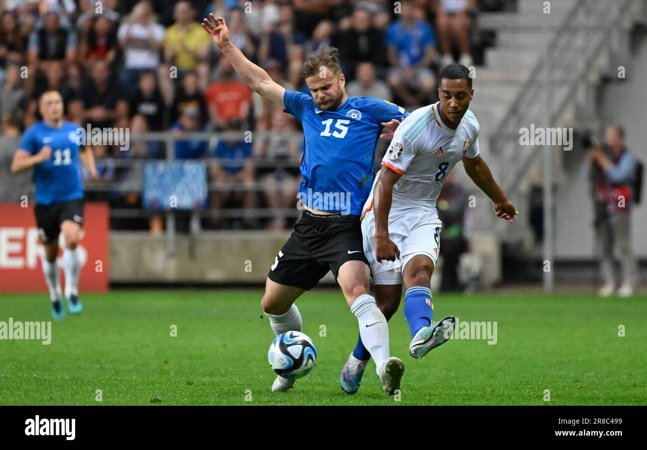 Tallinn, Estonie. 20th juin 2023. Rauno Sappinen en Estonie et Youri Tielemans en Belgique se battent pour le ballon pendant le match équipe nationale de football Estonie contre Belgique Red Devils, match 3/8 dans le groupe F de l'Euro 2024 qualifications à Tallinn, Estonie, mardi 20 juin 2023, BELGA PHOTO DIRK WAEM crédit: Belga News Agency/Alay Live News Banque D'Images