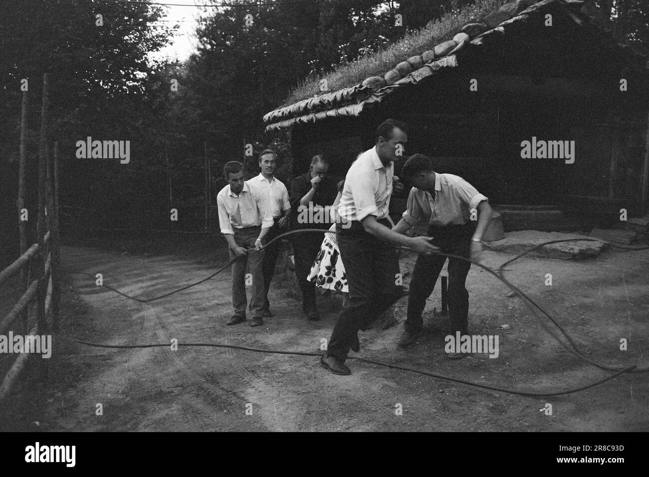 Réel 29-8-1960: Quatorze jours pour une heure. Norsk TV a travaillé nuit et jour en face de la rue Programme Hans du Folk Museum.photo: Ivar Aaserud / Aktuell / NTB ***photo non traitée*** Banque D'Images