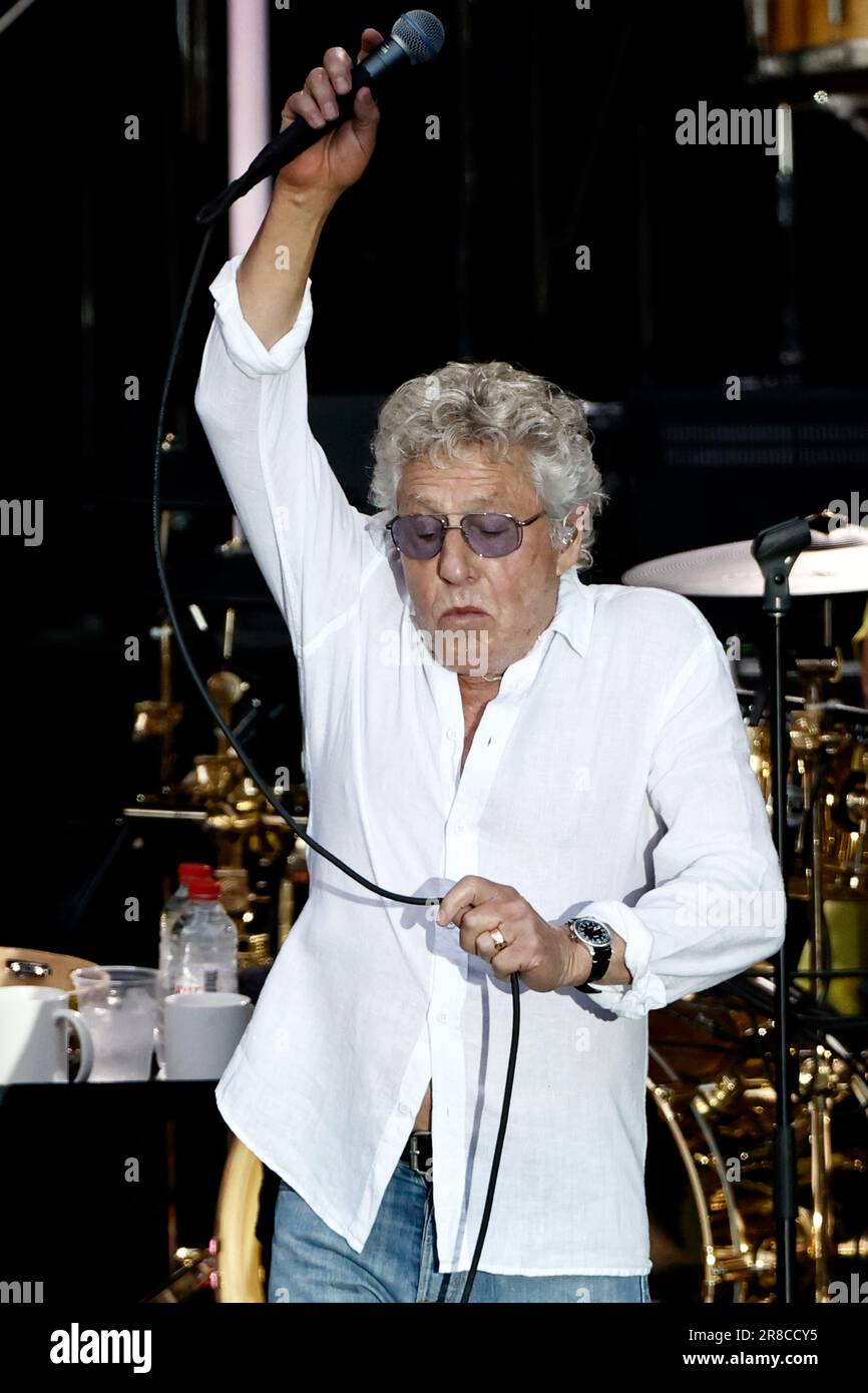 Berlin, Allemagne. 20th juin 2023. Roger Daltrey, chanteur du groupe The Who chante au concert de The Who with Orchestra - 'Hits Back!' Au Waldbühne à Berlin. Credit: Carsten Koall/dpa/Alay Live News Banque D'Images