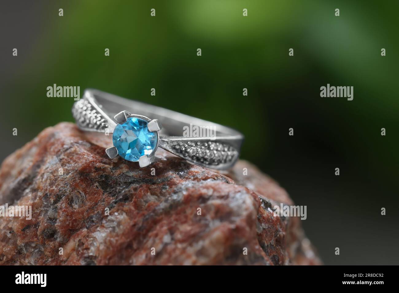 Bague pierre best sale bleu clair