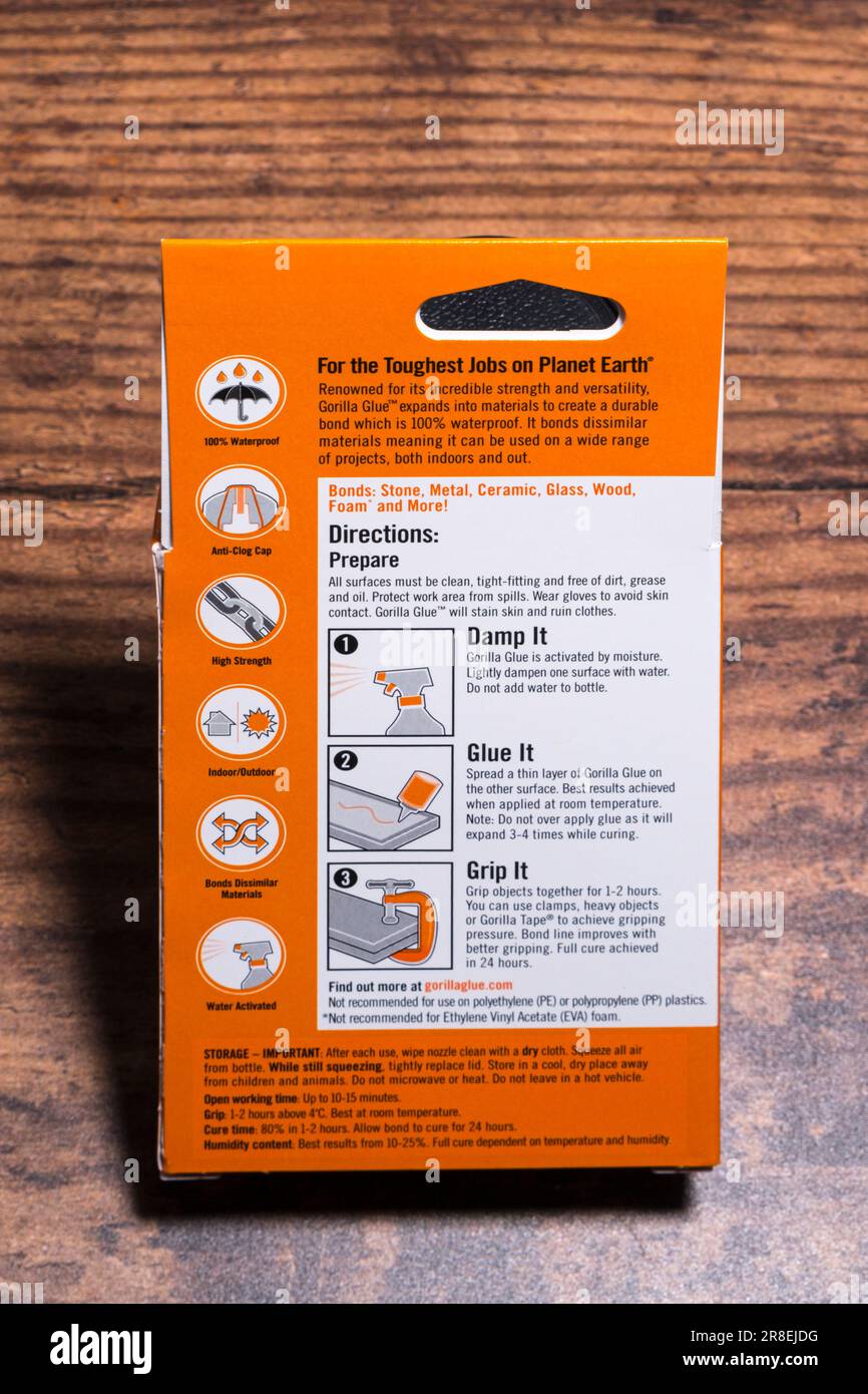 Irvine, Ecosse, UK-28 mars 2023: Gorilla marque 60ml bouteille de colle multi-usage dans un bouchon de bouteille recyclable et emballage en carton avec g Banque D'Images