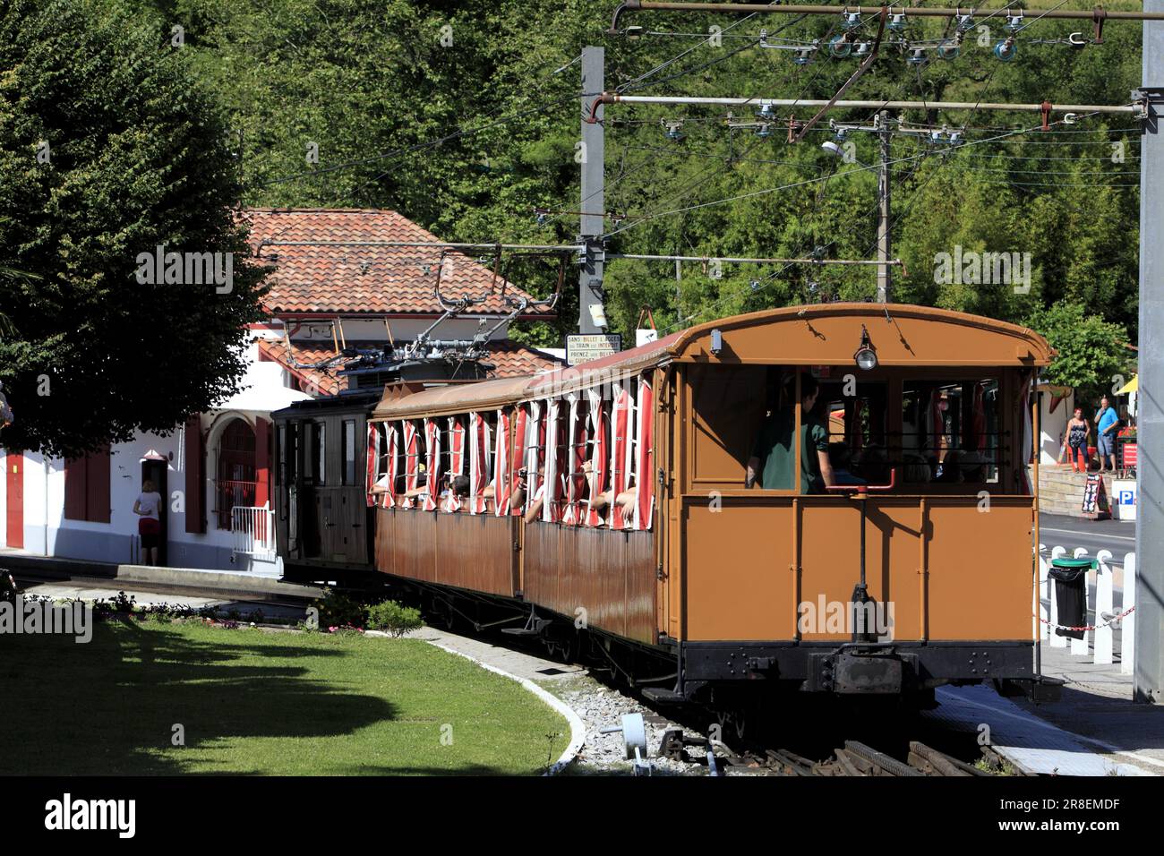 Le petit train de la Rhune au Col St Ignace. Ascain, Pyrénées Atlantiques, France Banque D'Images