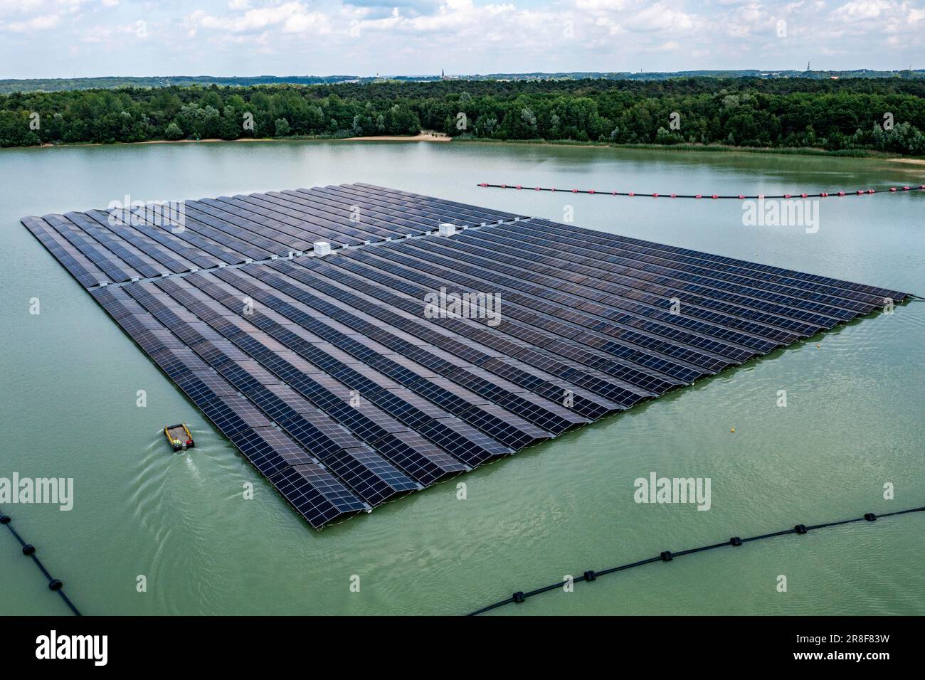 la-plus-grande-centrale-solaire-flottante-d-allemagne-sur-le-silbersee