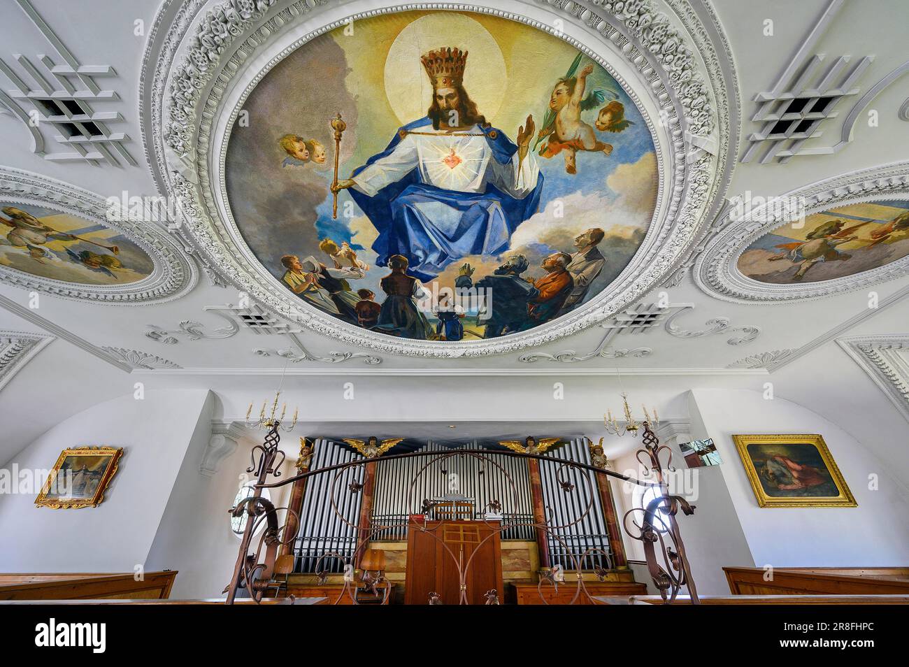 Fresques de plafond et orgue, église paroissiale de Saint Theodor et Alexander à Haldenwang, Allgaeu, Bavière, Allemagne Banque D'Images