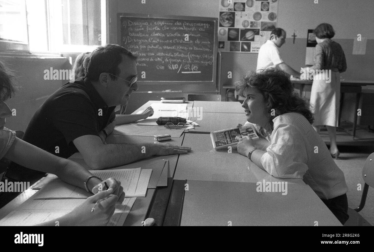 MILANO - STUDENTI ALLE PROVE ORALI DEGLI ESAMI DI MATURITA' *** Légende locale *** ARCHIVIO STORICO FOTOGRAMMA usage éditorial seulement Banque D'Images