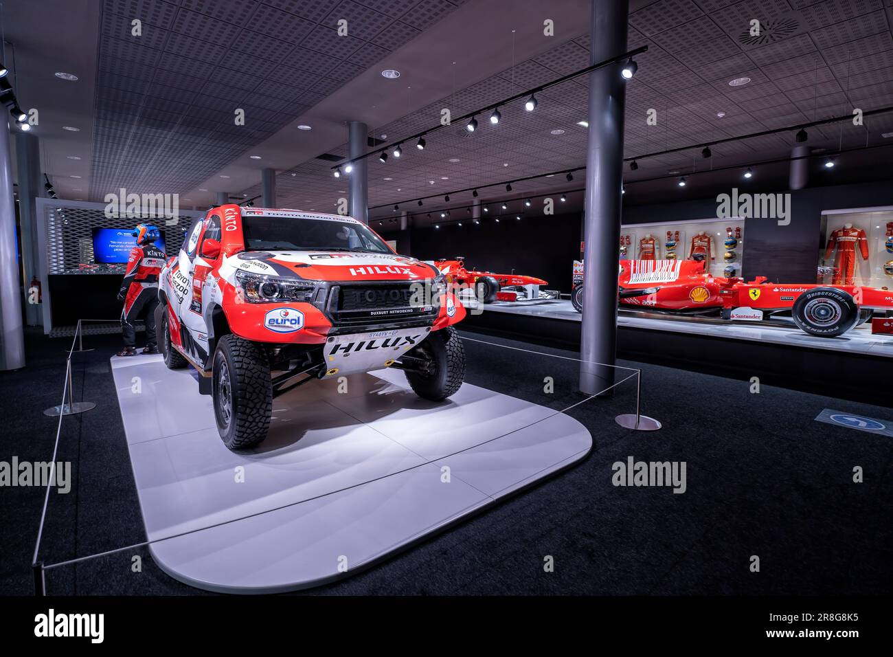 Toyota Hilux avec lequel Fernando Alonso a participé au rallye Dakar 2020. Photo prise au musée Fernando Alonso sur 16 mai 2023, en Espagne. Banque D'Images