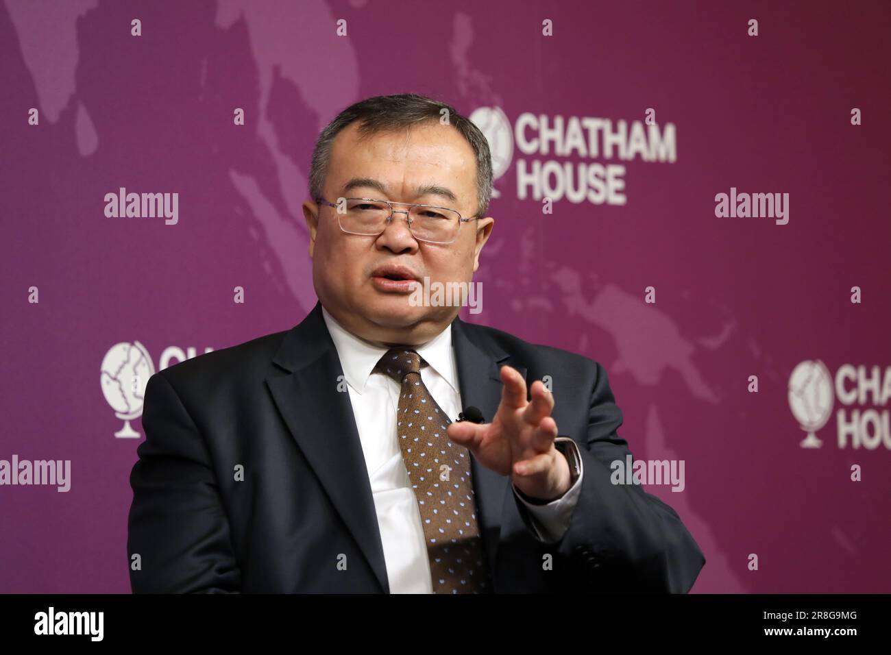 Liu Jianchao, ministre du Département international du Parti communiste chinois, s'est exprimé à Chatham House à Londres, au Royaume-Uni, le 21 juin 2023 Banque D'Images