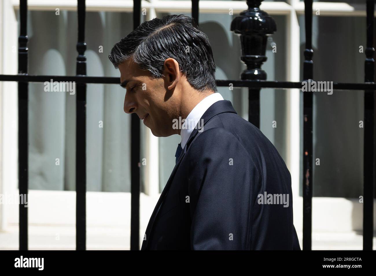 Le Premier ministre Rishi Sunak quitte le 10 Downing Street pour que le Parlement prenne les questions du Premier ministre à Londres. (Photo de Tejas Sandhu / SOPA Images/Sipa USA) Banque D'Images