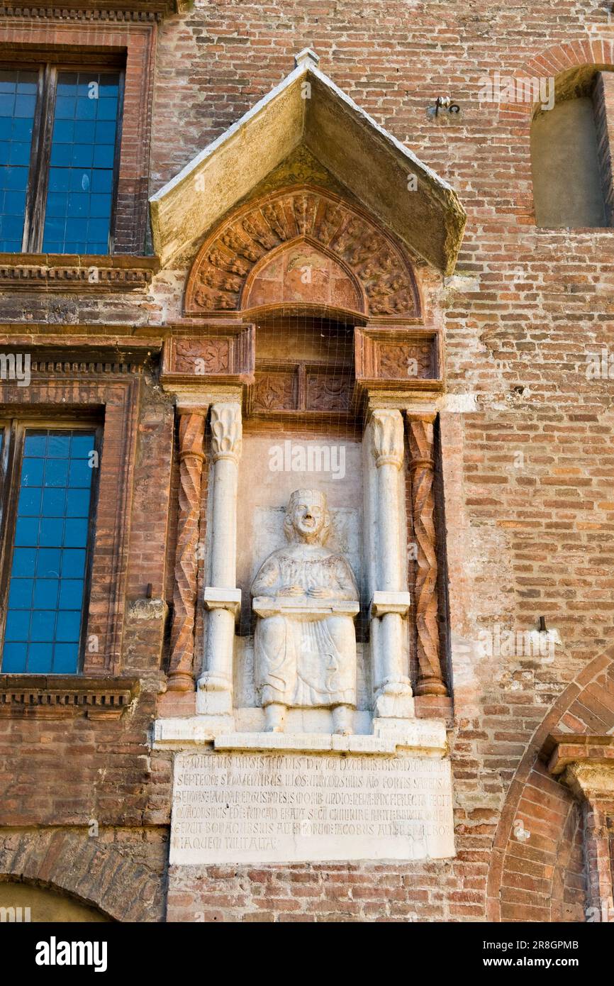 Virgilio à Cattedra, Palazzo Del Podesta ou Palais Broletto, Palais Podesta, Mantoue, Italie Banque D'Images