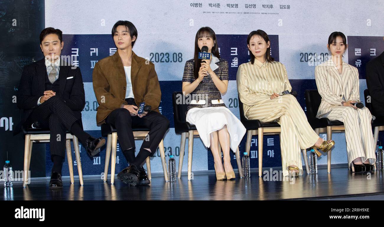 Séoul, Corée du Sud. 21st juin 2023. (De gauche à droite) acteurs sud-coréens Lee Byung-hun, Park Seo-joon, Park Bo-Young, Kim Sun-Young, Park Ji-hu, Photocall pour la conférence de presse sur le béton du film Utopia à Séoul, Corée du Sud, sur 21 juin 2023. Le film sera ouvert le mois d'août. (Photo de Lee Young-ho/Sipa USA) crédit: SIPA USA/Alay Live News Banque D'Images