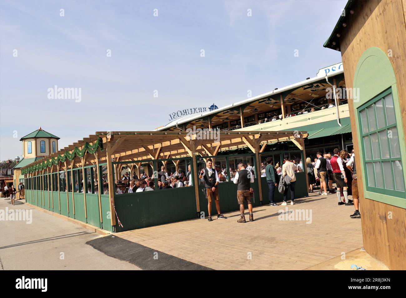 L'Oktoberfest de Munich sur la prairie de Theresienwiese est le plus grand festival folklorique du monde. Dans le dialecte de Munich, il s'appelle d Wiesn. Banque D'Images