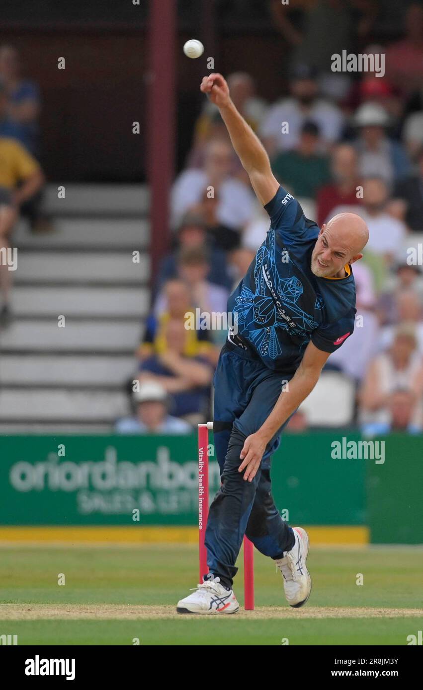 Northampton 21-juin 2023 : Zak Chappell de Derbyshire Falcons pendant le match Blast de Vitality T20 entre Northamptonshire Steelbacks vs Derbyshire Falcons au terrain de comté Northampton Angleterre . Banque D'Images