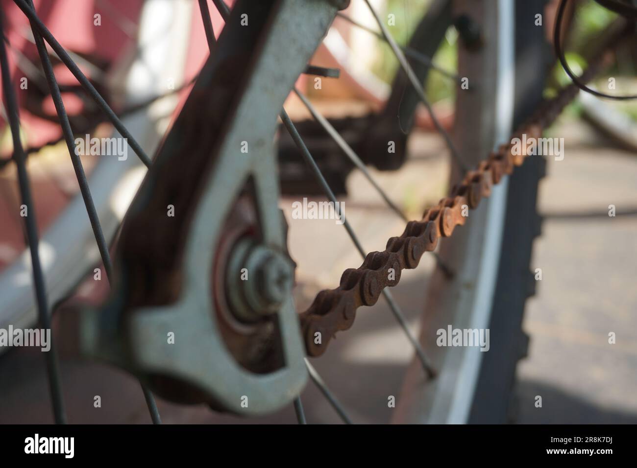 chaîne de vélo rouillée, jamais entretenue Banque D'Images