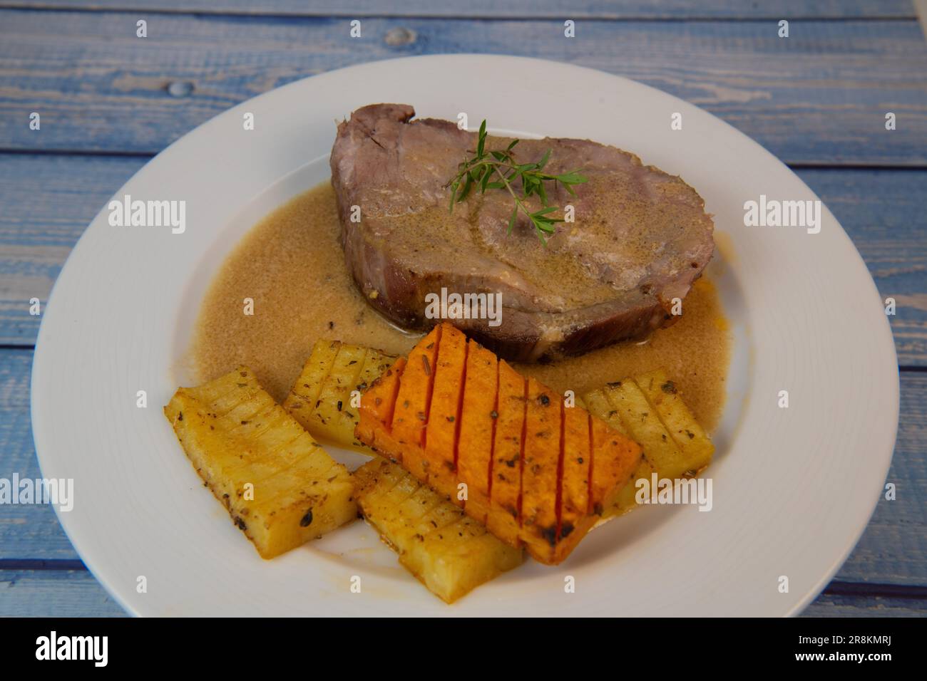Recette pour rôti de porc avec sauce à la moutarde, pommes de terre