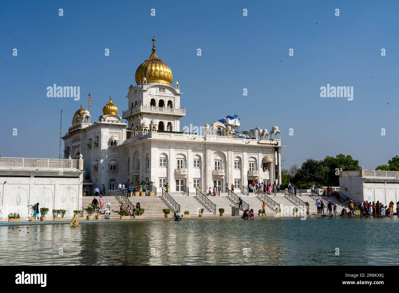 Temple Sikh Gurudwara Bangla Sahib à Delhi Banque D'Images