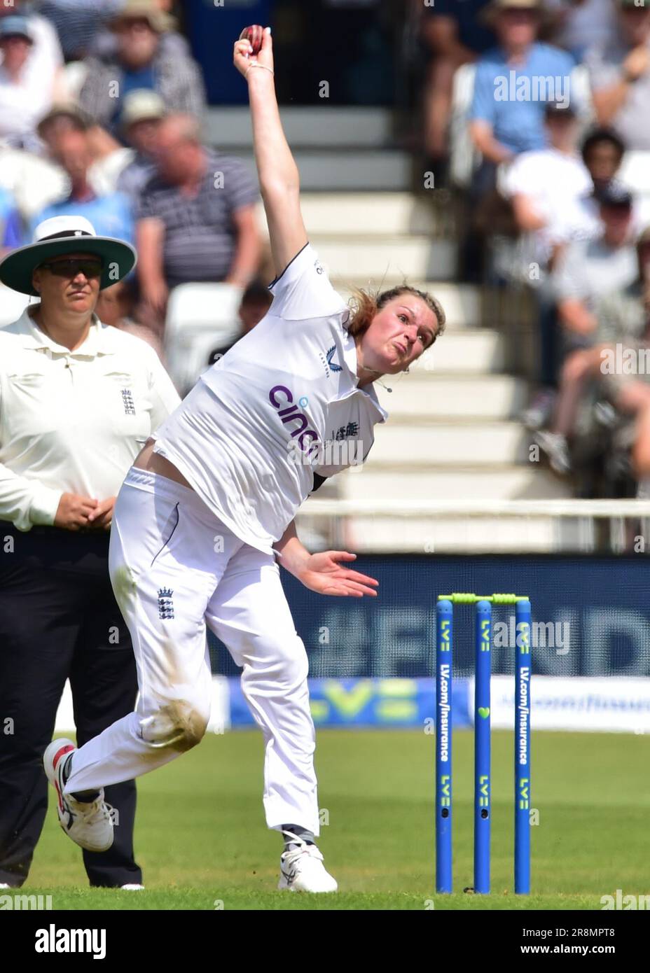 Nottingham, Royaume-Uni. 22 juin 2023. England Ladies v Australia Ladies dans le match de cricket de Ashes. Lauren Bell (Angleterre). Photo : Mark Dunn/Alay Live News Live News Banque D'Images