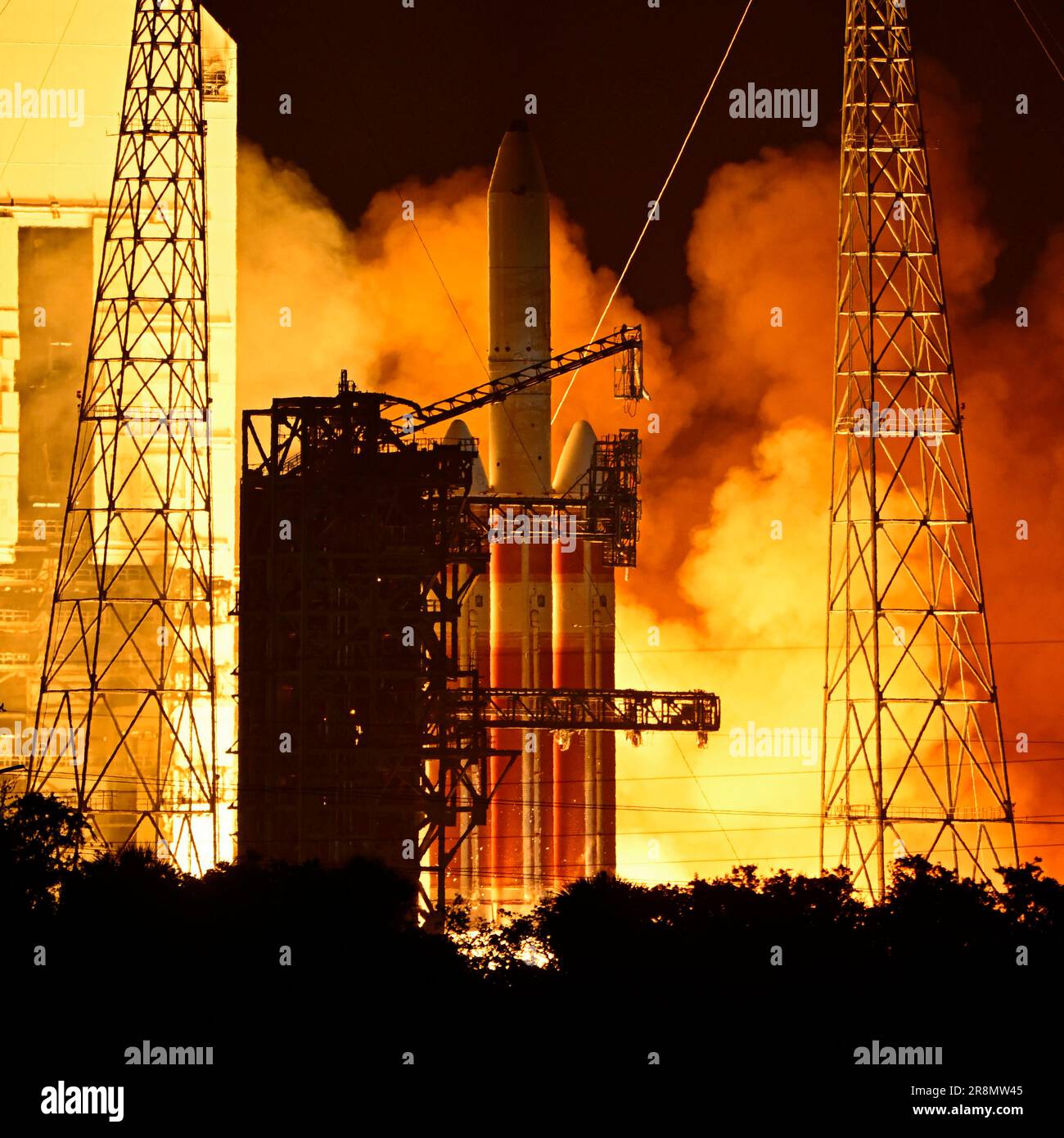 Une fusée forte Delta IV de l'Alliance de lancement unie lance jeudi, à 22 juin 2023, le satellite NROL 68 pour le Bureau national de reconnaissance des États-Unis à partir du complexe 37 de la station de la Force spatiale du Cap-Canaveral, en Floride. Photo de Joe Marino/UPI crédit: UPI/Alay Live News Banque D'Images