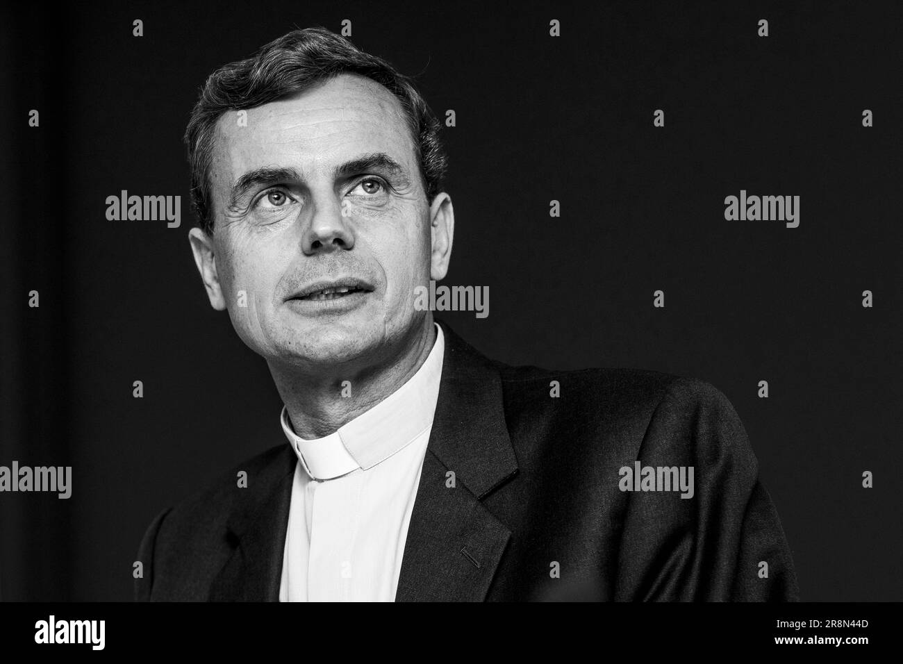 Bruxelles, Belgique. 22nd juin 2023. Luc Terlinden pose pour le photographe lors d'une conférence de presse pour présenter le nouvel archevêque de Mechelen-Bruxelles, jeudi 22 juin 2023. L'archevêque sortant de Kesel a annoncé sa retraite il y a un an. Le Vatican l'a accepté maintenant et un successeur a été nommé. BELGA PHOTO HATIM KAGHAT crédit: Belga News Agency/Alay Live News Banque D'Images