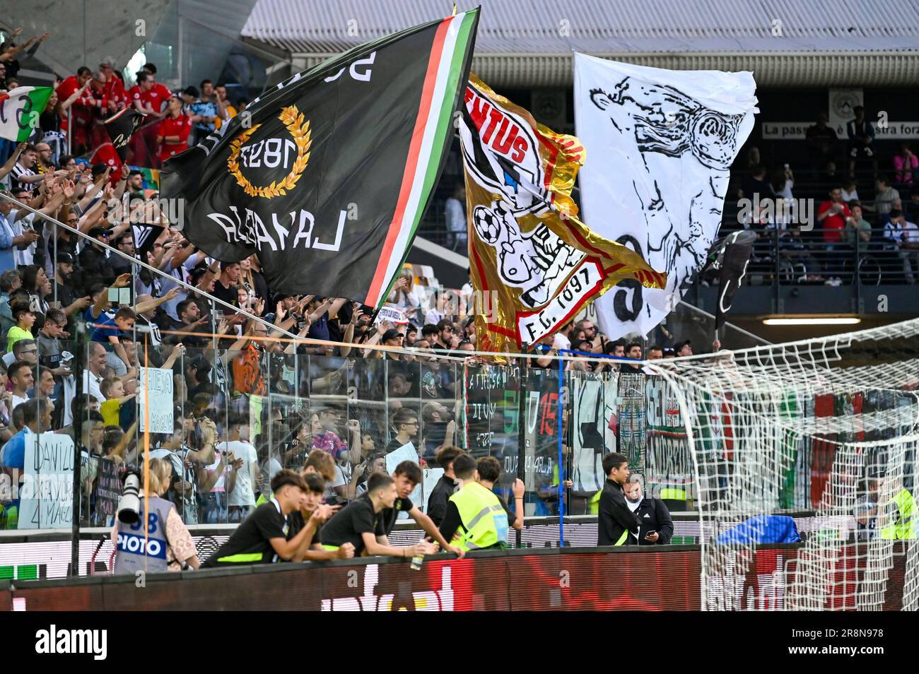 Udine, Italie. 04th juin 2023. Juventus FC Supporters pendant Udinese Calcio vs Juventus FC (archive de portraits), football italien série A match à Udine, Italie, 04 juin 2023 crédit: Agence de photo indépendante/Alamy Live News Banque D'Images