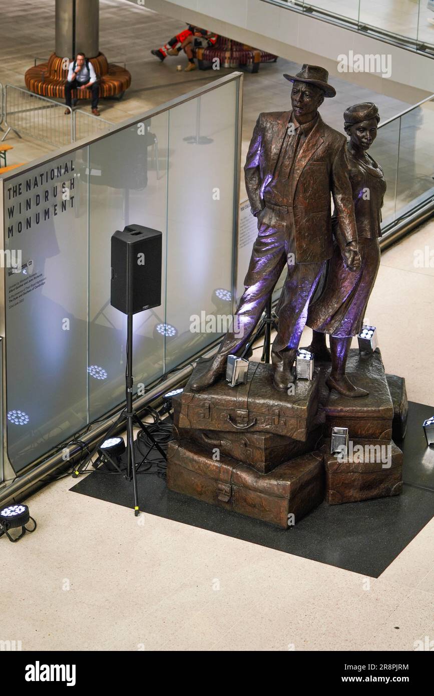 Le National Windrush Monument by Basil Watson à la gare de Waterloo, Londres Banque D'Images