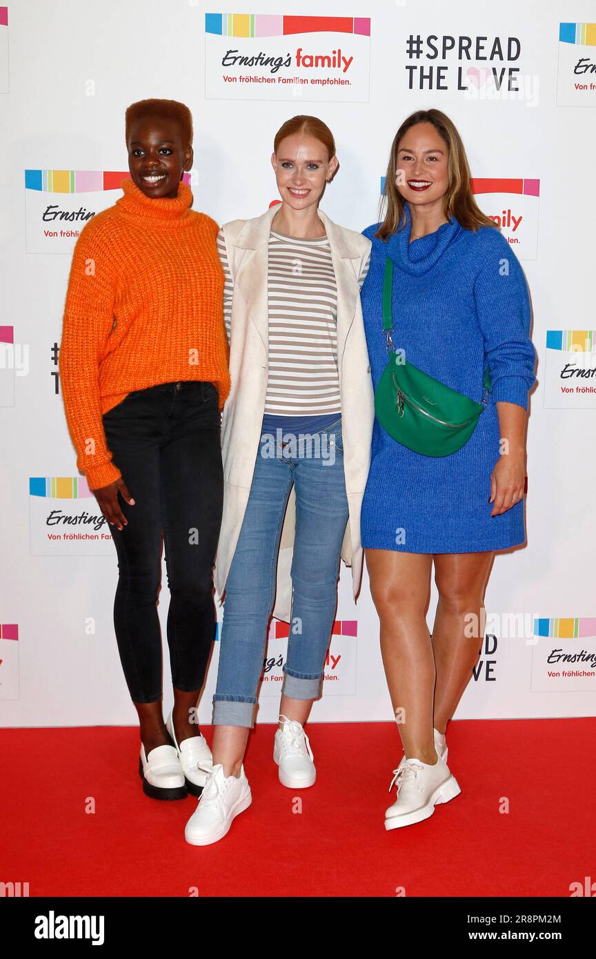 Olivia Therese Hounkpati, Sandra Hunke und Saskia Grimm BEI der Ernsting's Family Fashion Show im Hotel Atlantic. Hambourg, 19.06.2023 Banque D'Images