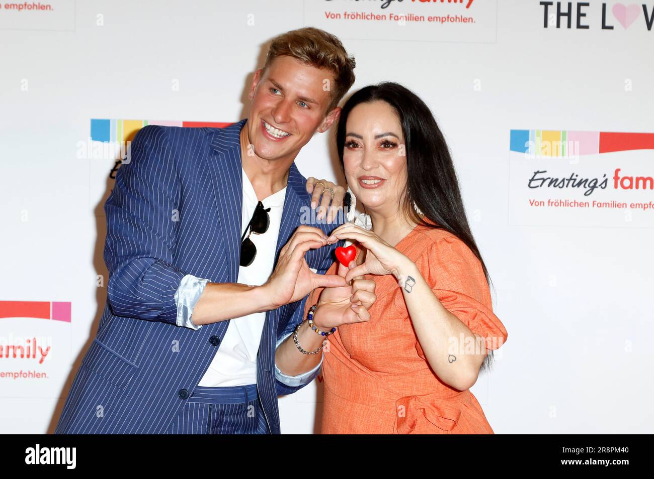 Lukas Sauer und Miyabi Kawai BEI der Ernsting's Family Fashion Show im Hotel Atlantic. Hambourg, 19.06.2023 Banque D'Images