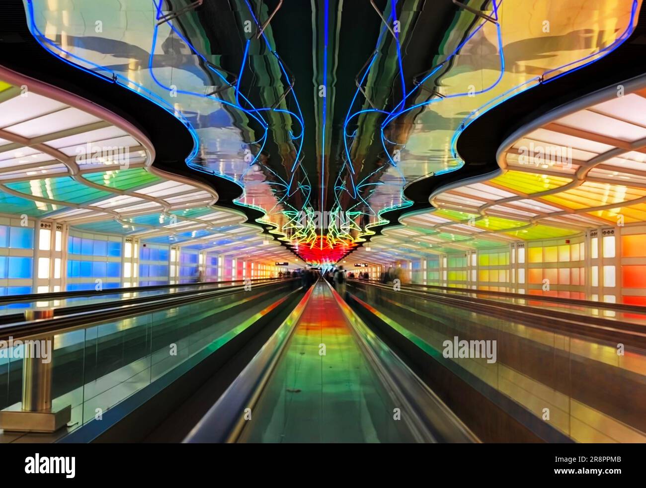 Le tunnel au néon de l'aéroport international de Chicago O'Hare Banque D'Images