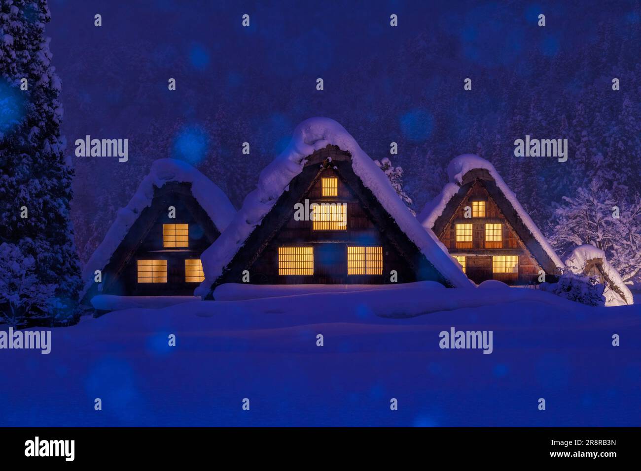 Vue nocturne sur le village de Shirakawa Banque D'Images