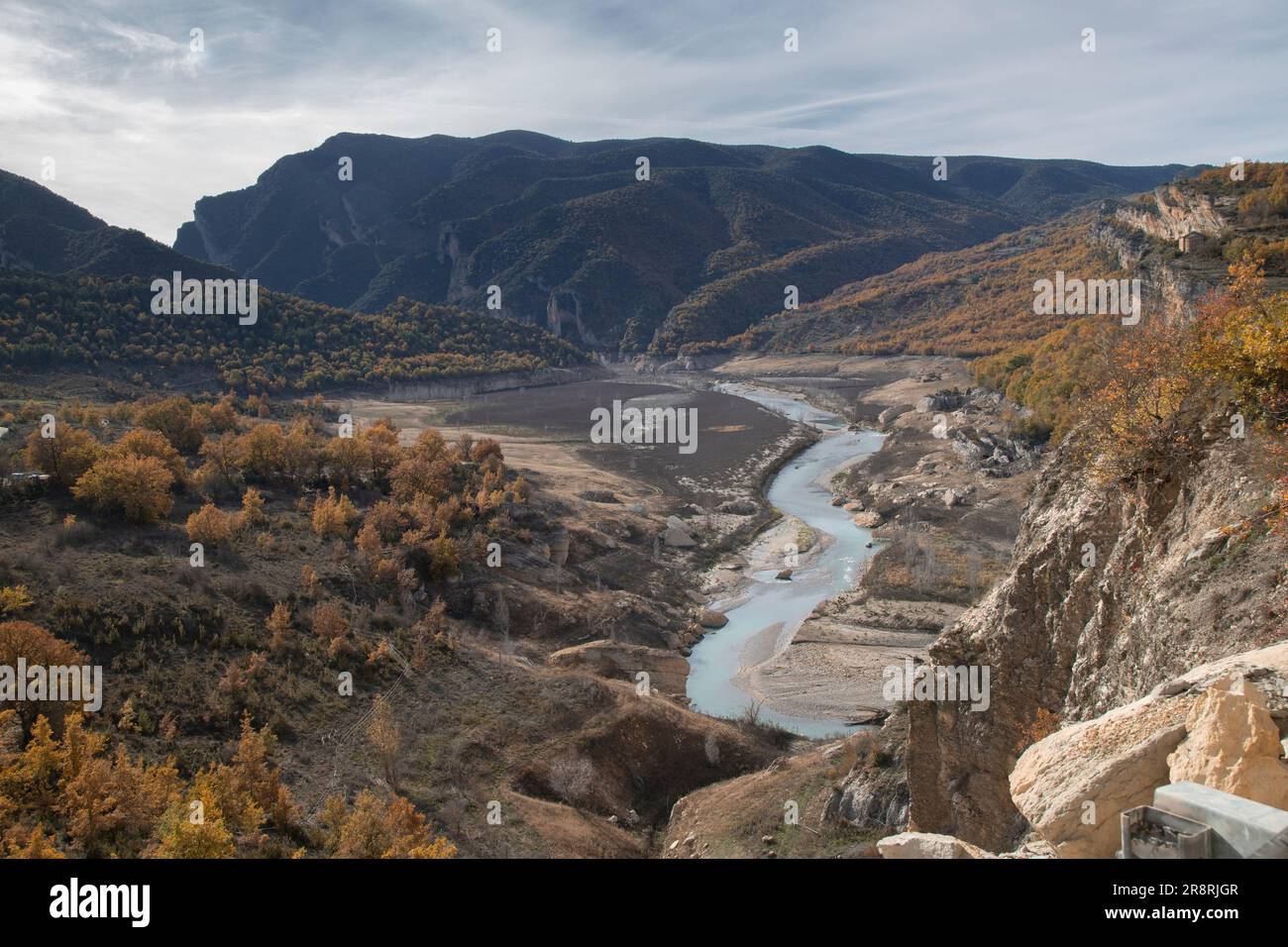 Paysage dans le canyon de Montrevi montrant les conséquences de la période de sécheresse en Catalogne Banque D'Images