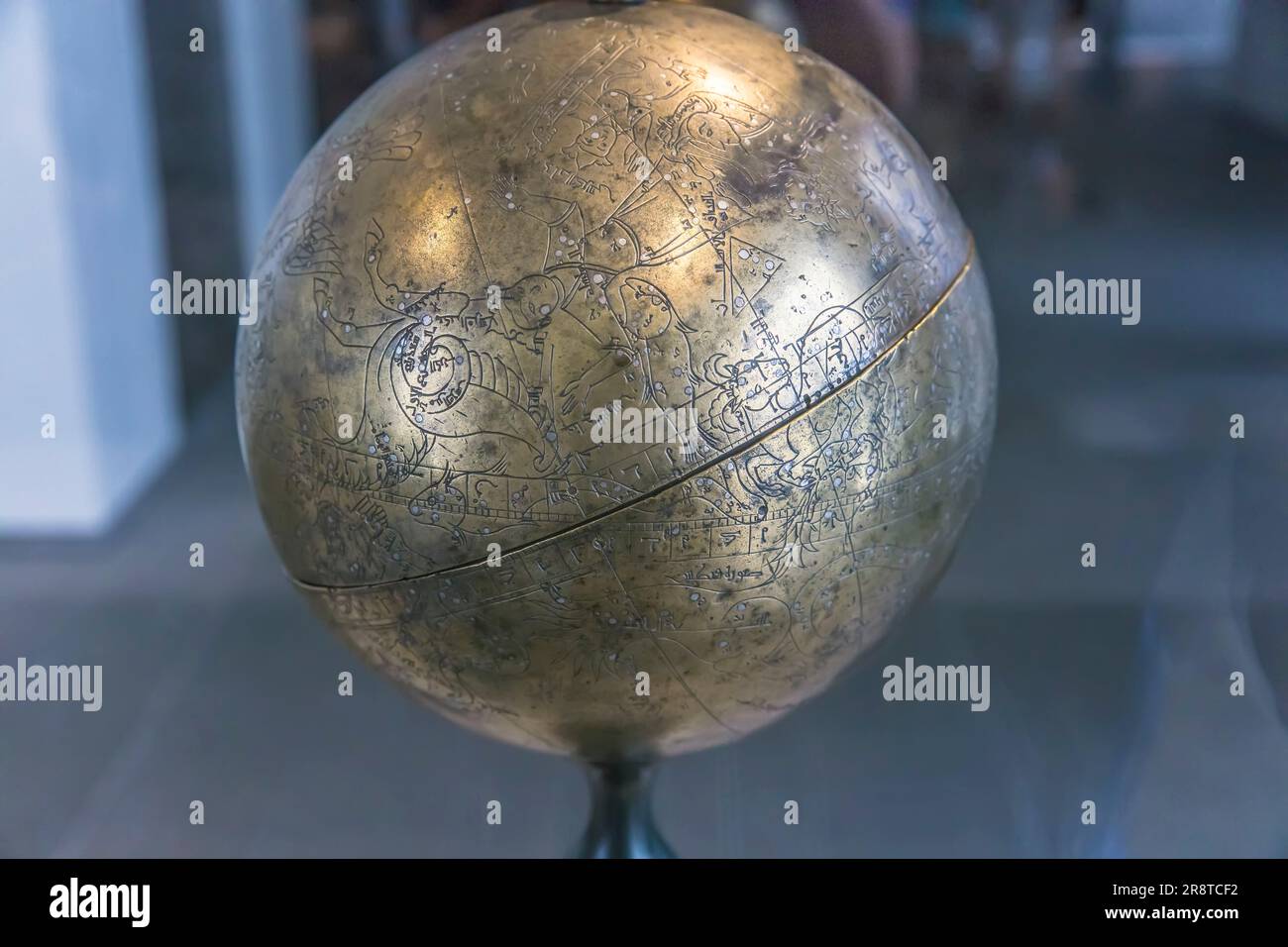 Globe céleste d'Iran C1315 au Musée du Louvre, Abu Dhabi, Émirats Arabes Unis Banque D'Images