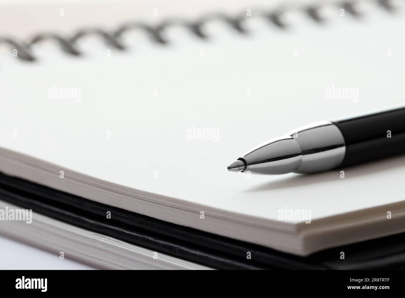 Stylo à bille et carnets, gros plan. Espace pour le texte Photo Stock -  Alamy