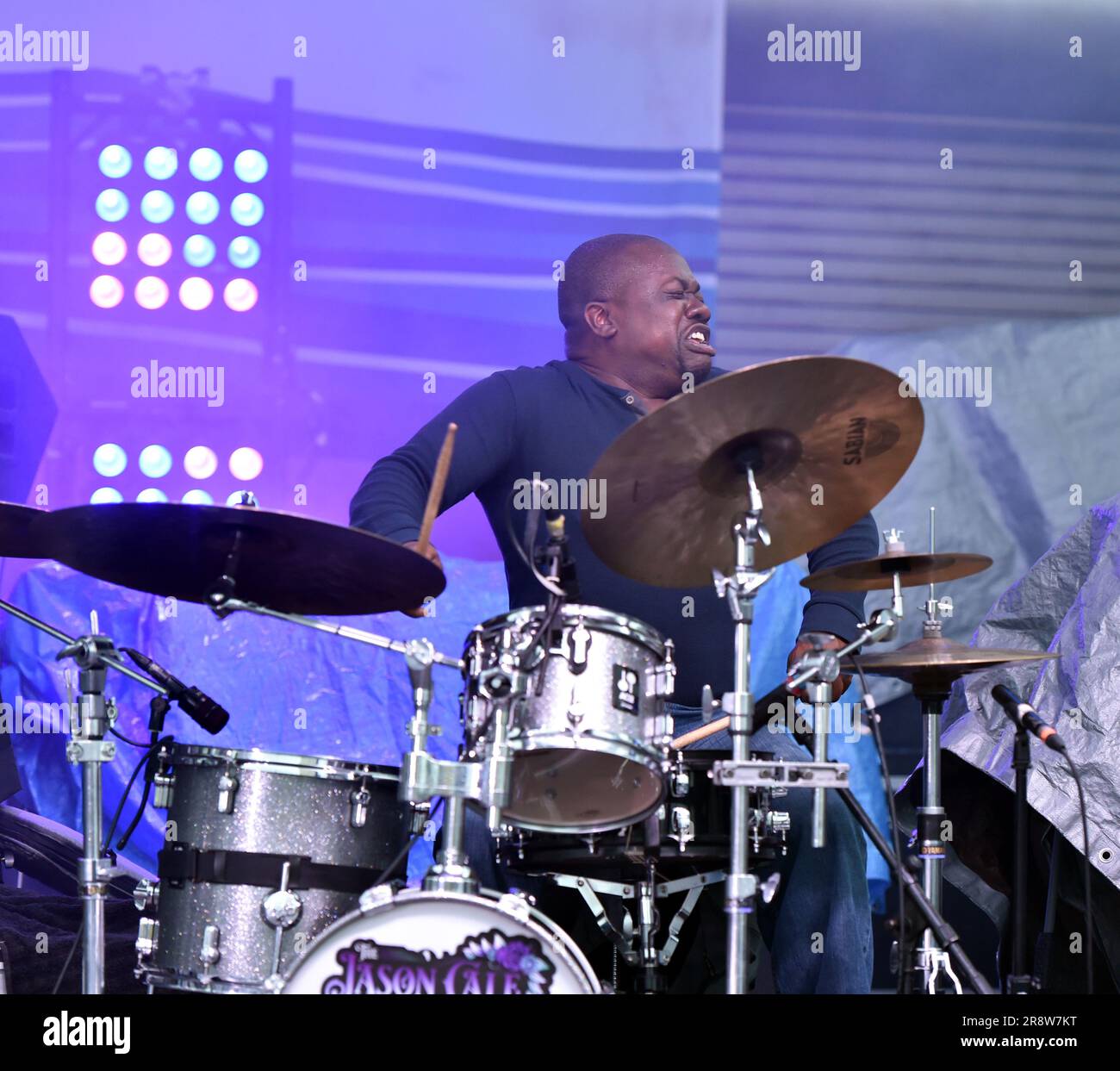 21 juin 2023, Virginia Beach, Virginie, États-Unis: Le membre DE LA BANDE JASON CALE Ed WILLIAMS apporte le rocher au parc de 24th rue au bord de l'océan à Virginia Beach, Virginie, le 21 juin 2023. Photo © Jeff Moore (Credit image: © Jeff Moore/ZUMA Press Wire) USAGE ÉDITORIAL SEULEMENT! Non destiné À un usage commercial ! Banque D'Images