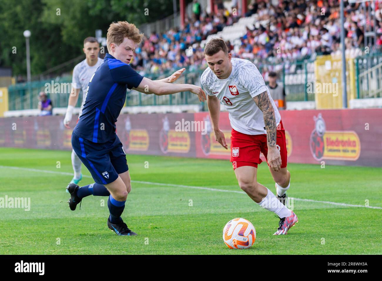 Varsovie, Pologne. 15th juin 2023. Otto Kemppainen (L) de Finlande U21 et Kacper Kozlowski (R) de Pologne U21 en action pendant le match amical entre la Pologne U21 et la Finlande U21 au stade Polonia. (Note finale; Pologne U21 1:1 Finlande U21) (photo de Mikolaj Barbanell/SOPA Images/Sipa USA) crédit: SIPA USA/Alay Live News Banque D'Images