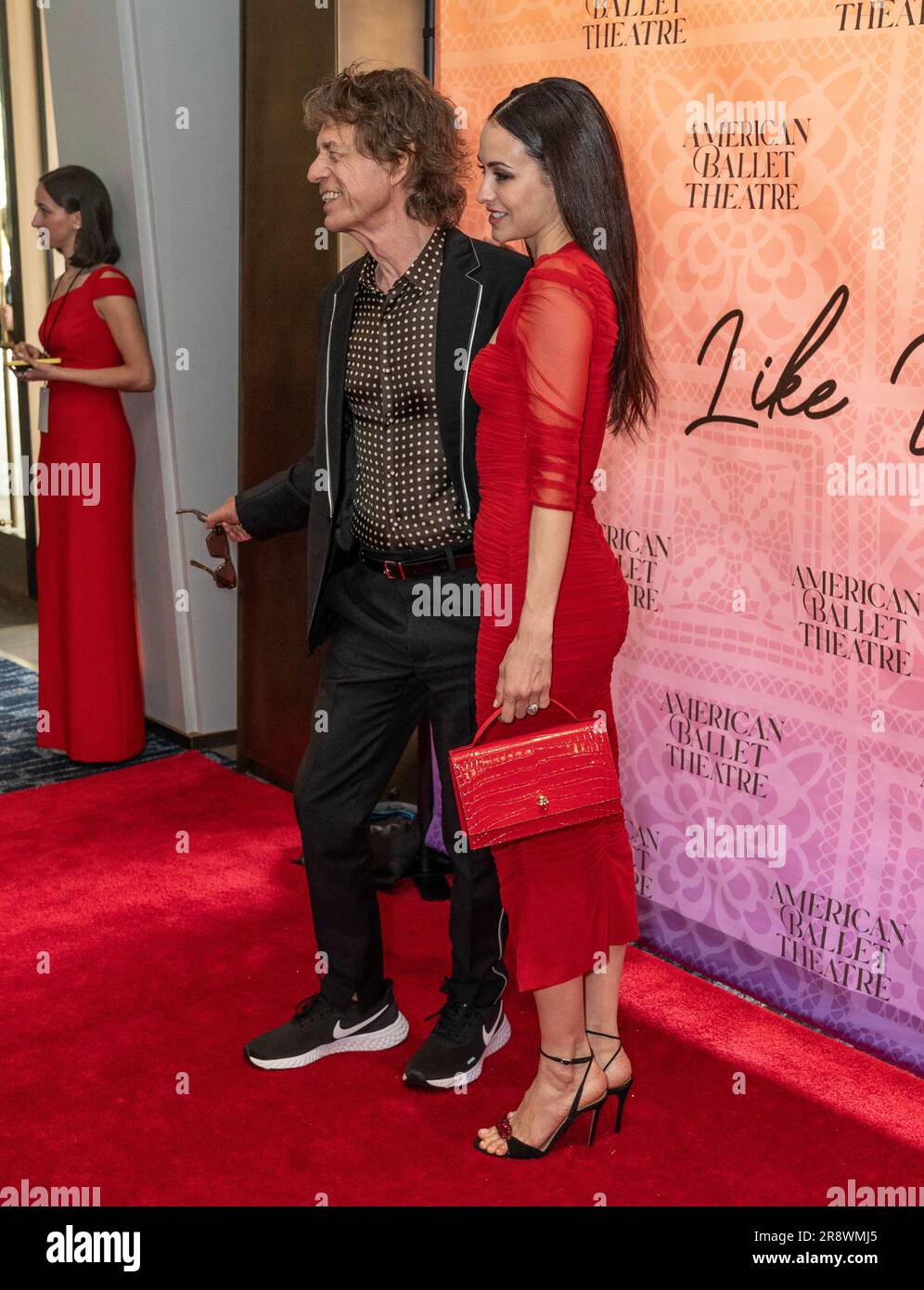 Mick Jagger et Melanie Hamrick assistent au Gala de juin 2023 de l