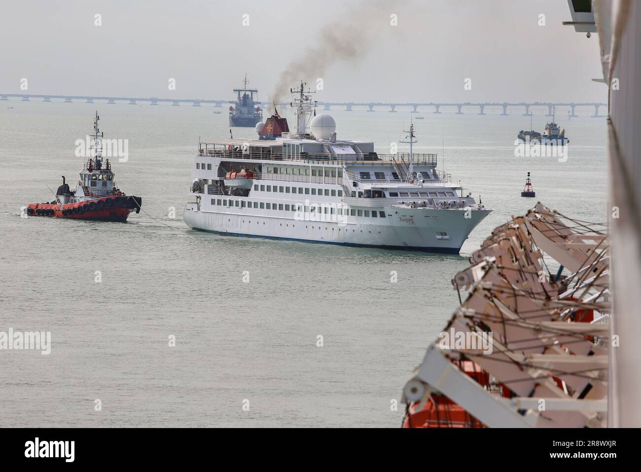 Navire de croisière le Taipan a vendu à l'organisation missionnaire chrétienne Operation mobilisation sous le nom de « Doulos Hope » une bibliothèque flottante/librairie en Asie du Sud-est Banque D'Images