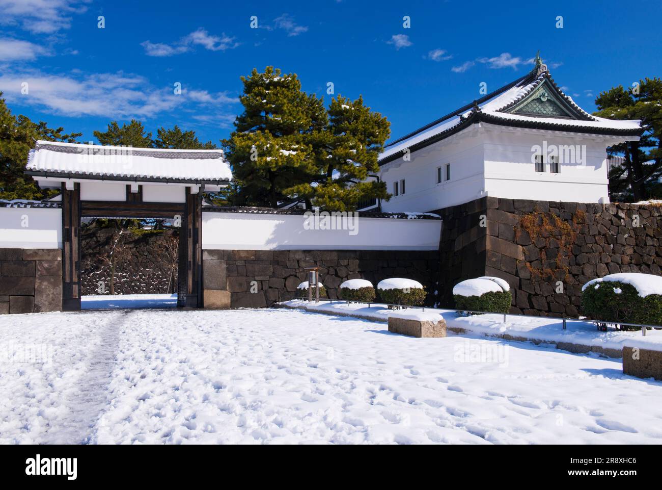 La porte Sakuradamon au Palais impérial de Tokyo Banque D'Images