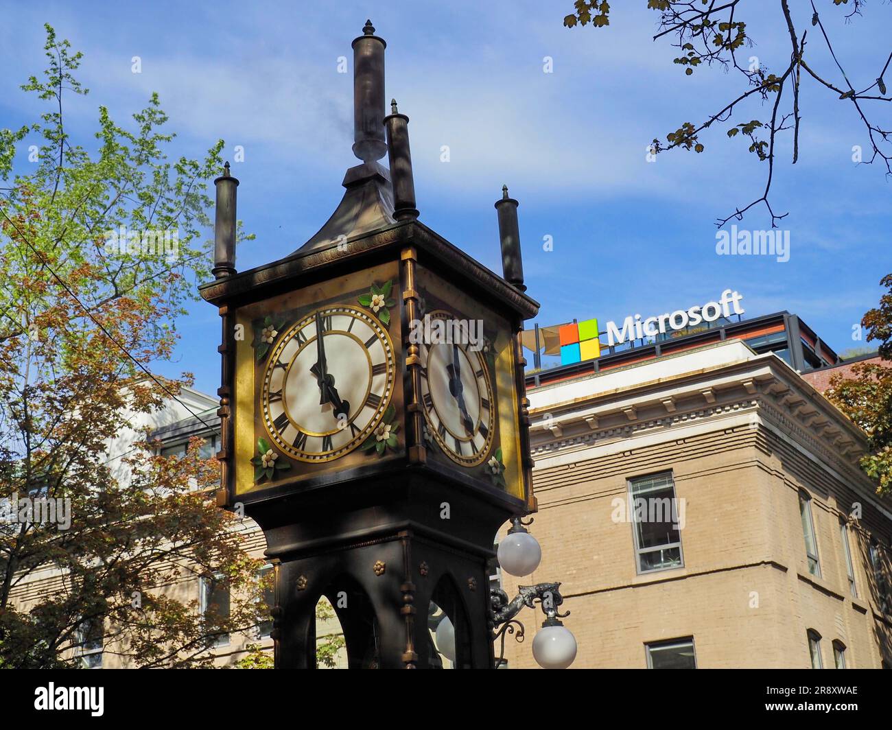 Horloge à vapeur négligée par le signe Microsoft à Gas Town centre-ville de Vancouver Colombie-Britannique Canada Banque D'Images