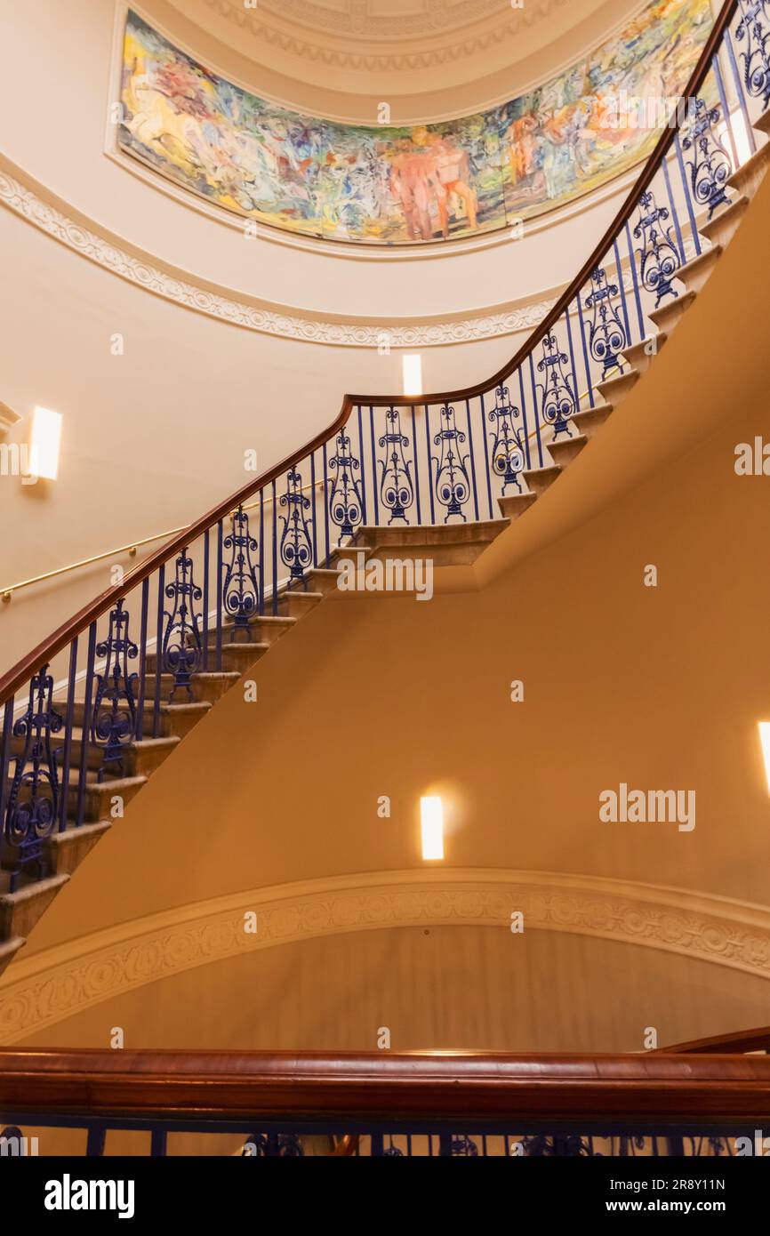 Angleterre, Londres, The Strand, Galerie Courtauld, escalier en spirale Banque D'Images