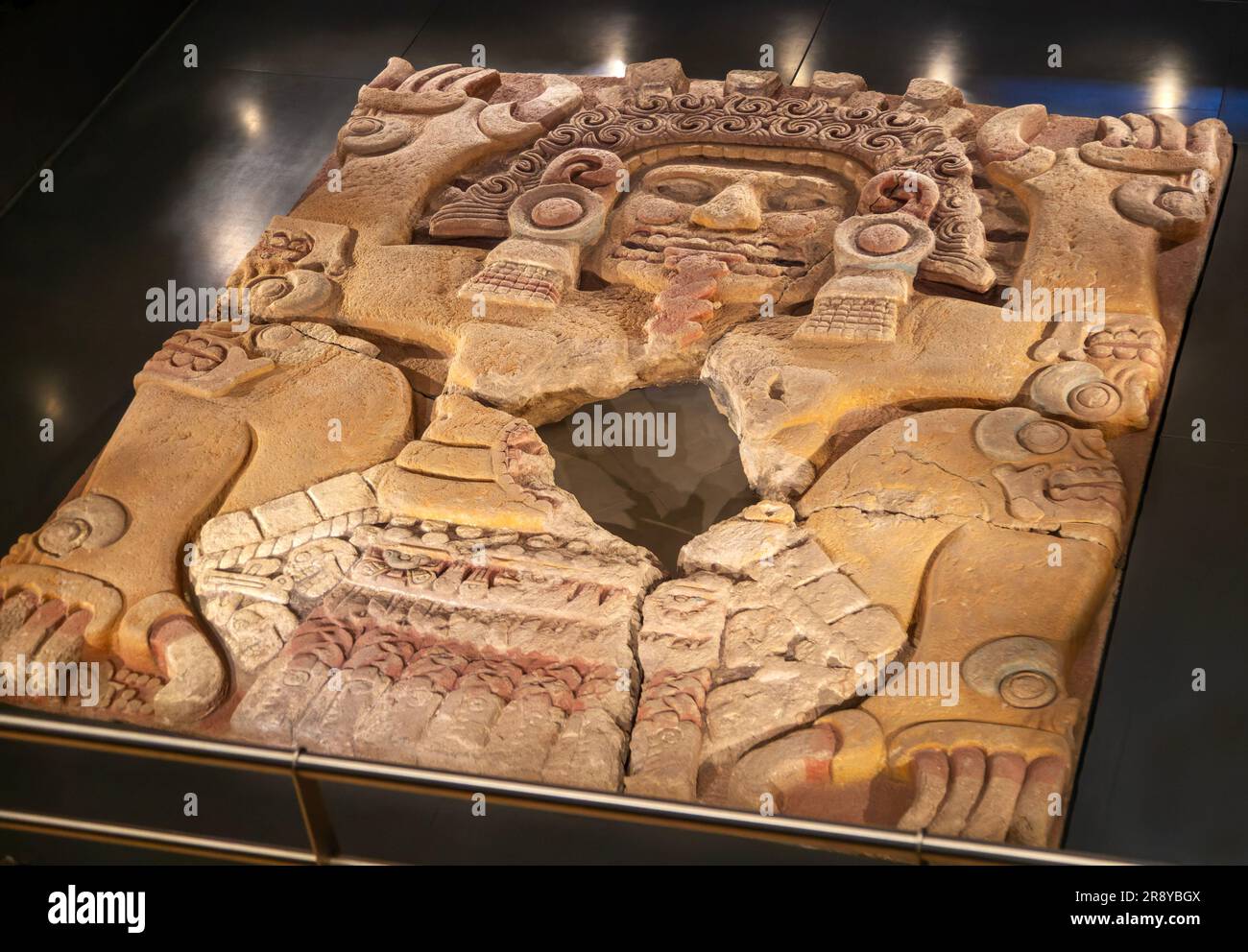 Figure de relief monolithe de Tlaltecuhtli, déesse féminine du Seigneur de la Terre, musée de Templo Mayor, Mexico, Mexique Banque D'Images