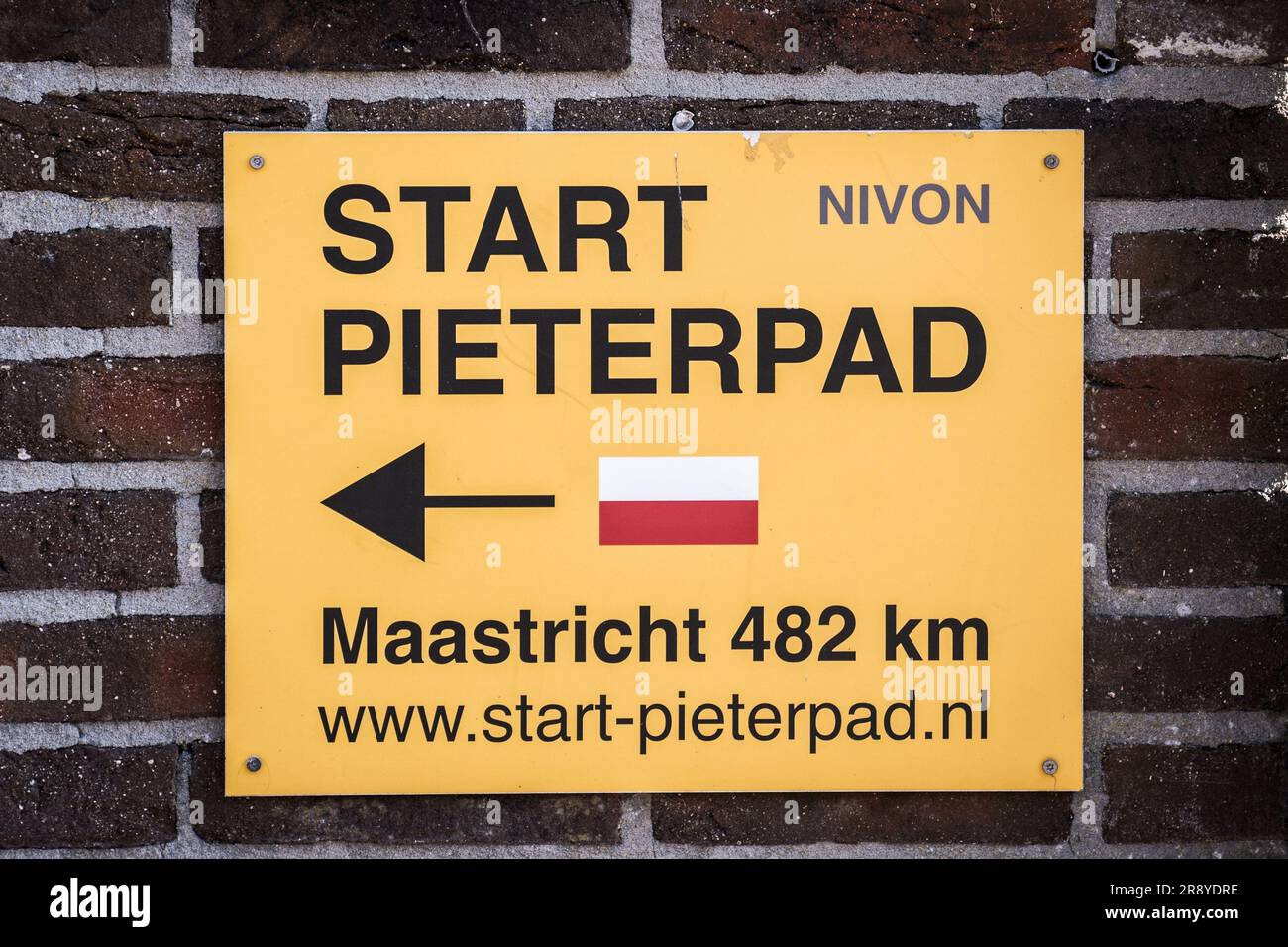 PIETERBUREN - le point de départ du Pieterpad. La promenade de plus de 500 kilomètres, de Pieterburen à Groningen à Sint-Pietersberg dans le sud du Limbourg, célèbre son quarantième anniversaire cette année. ANP SIESE VEENSTRA pays-bas - belgique sortie Banque D'Images