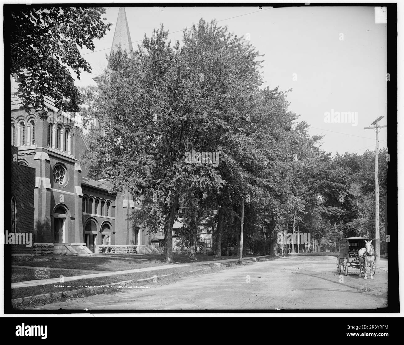 Oak St., au nord de l'église méthodiste, Plattsburgh, New York, c1907. Banque D'Images