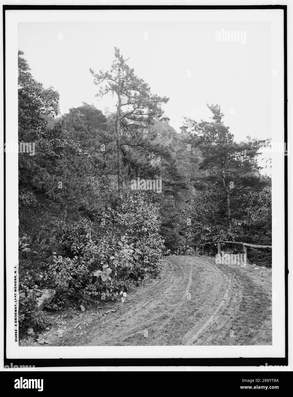 Une allée, Lake Mohonk, New York, (1902?). Banque D'Images