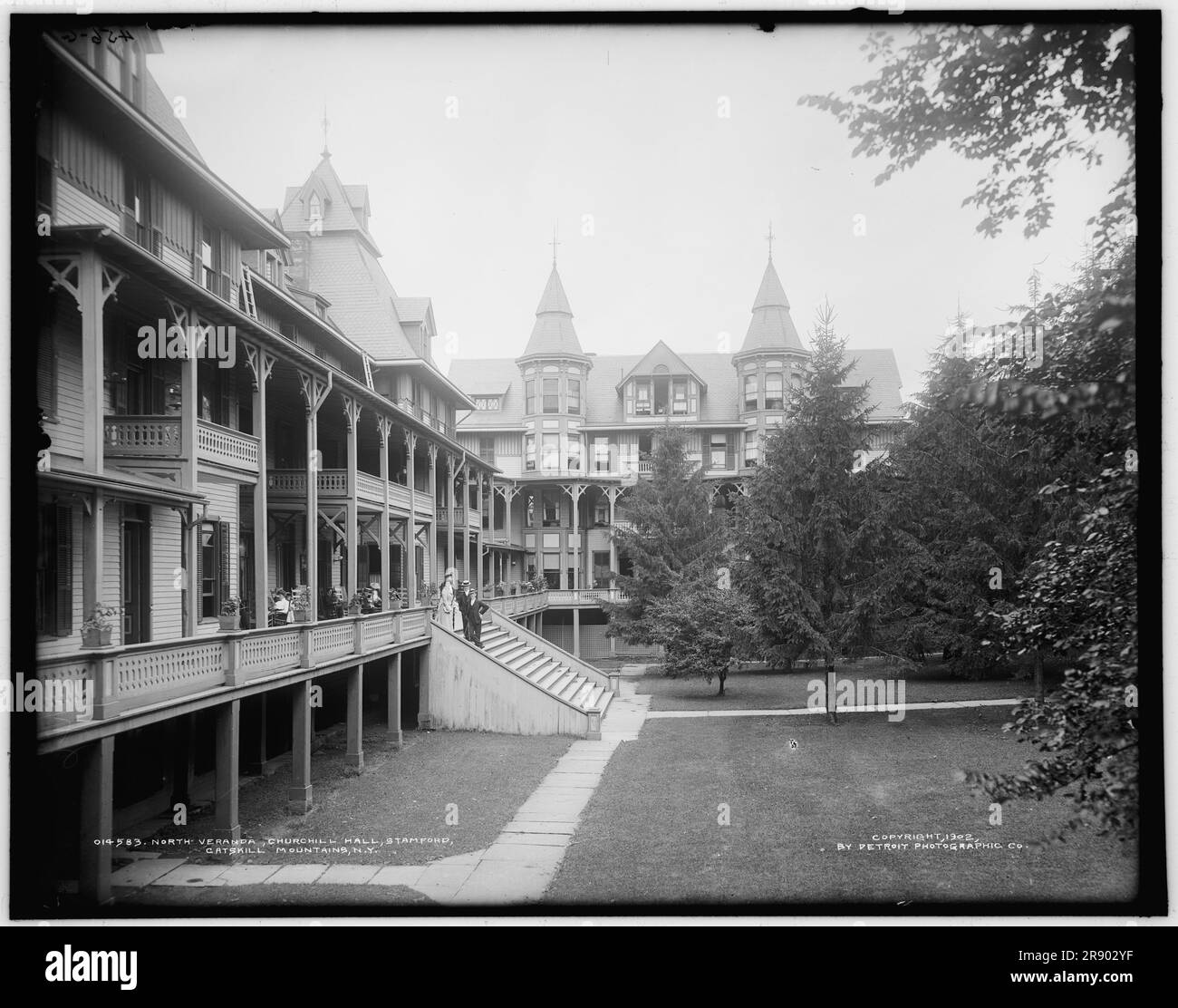 North Veranda, Churchill Hall, Stamford, Catskill Mountains, New York, c1902. Banque D'Images