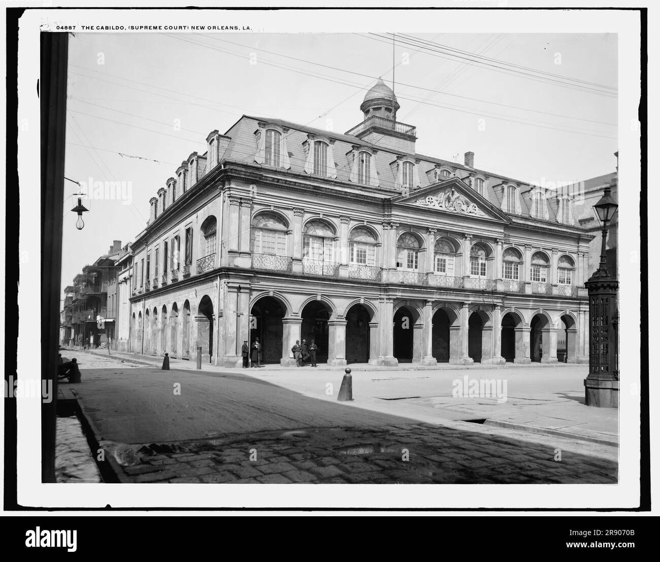 The Cabildo (Cour suprême), Nouvelle-Orléans, Louisiane, C1900. Le Cabildo, conçu par Gilberto Guillemard et construit en 1799, était le siège de l'hôtel de ville colonial espagnol. Banque D'Images