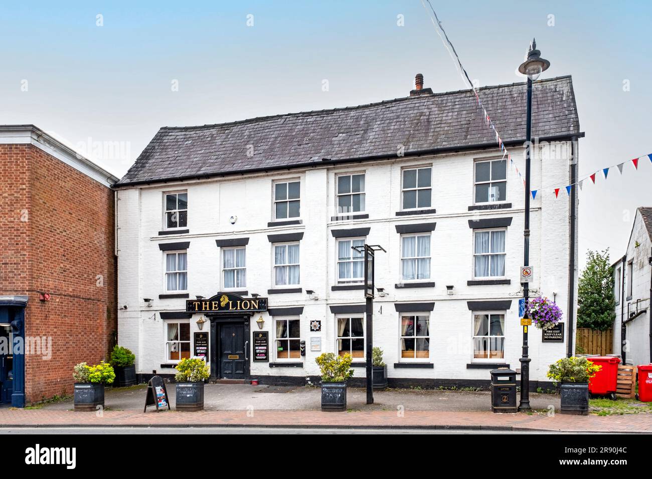 Le pub Lion dans le centre-ville de Sandbach Cheshire Royaume-Uni Banque D'Images
